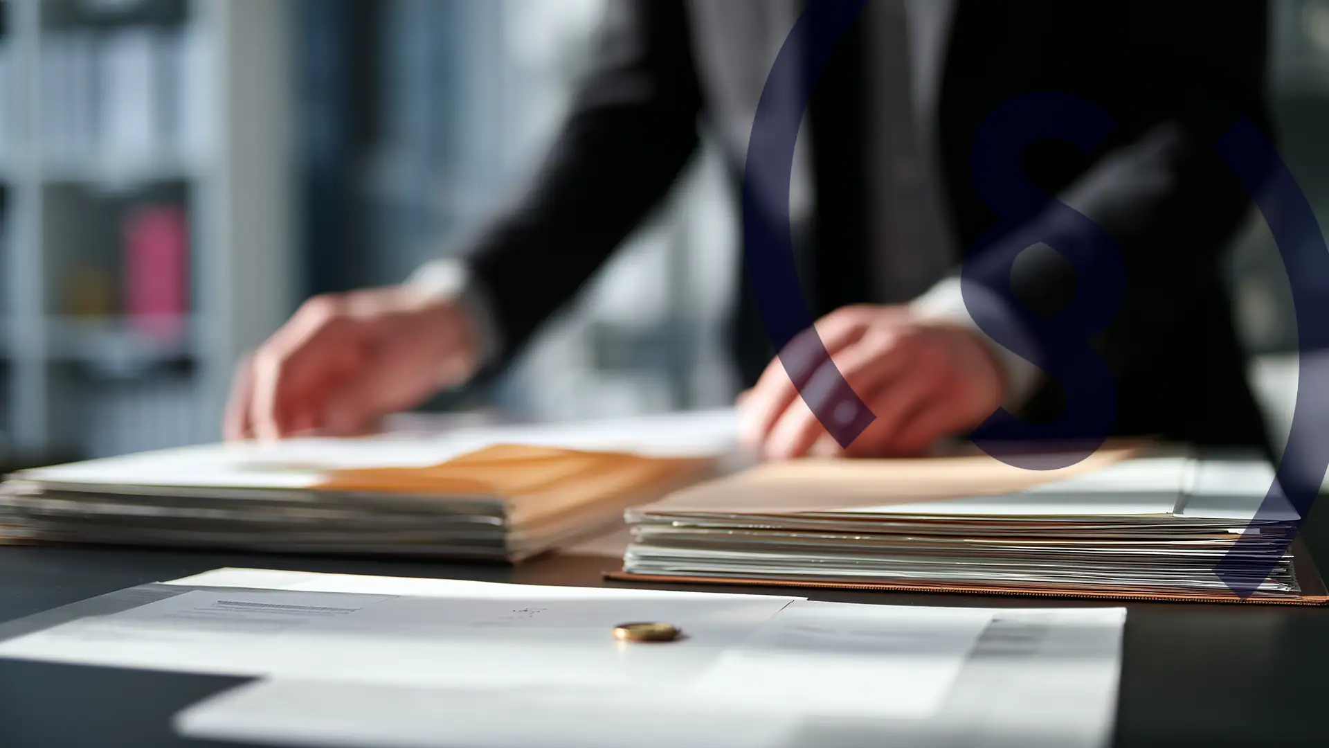 Akteneinsicht im Verwaltungsverfahren einfach erklärt. Voraussetzungen, Rechte der Parteien und Grenzen verständlich dargestellt.