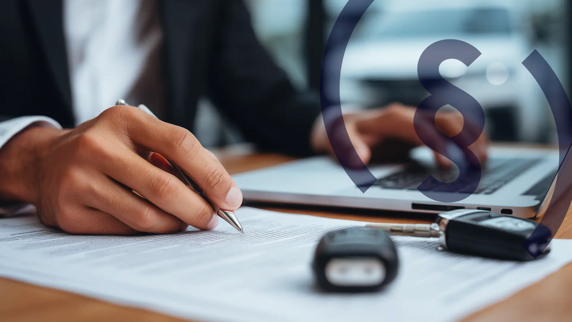 Vairuotojo nustatymas pagal KFG 103 straipsnio 2 dalį paprastai paaiškintas. Pareigos, terminai ir baudos pateikiami suprantamai.