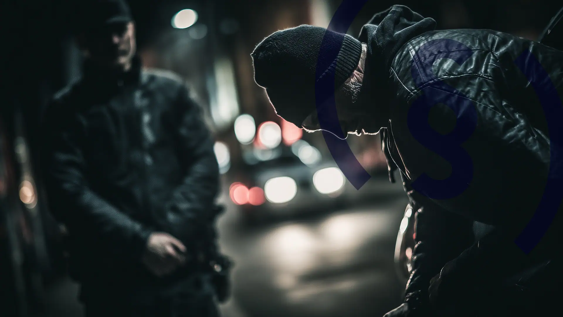 Roparska tatvina v skladu s § 131 StGB: Pogoji, razmejitev od ropa, kazenski okvir in diverzija razumljivo pojasnjeni.